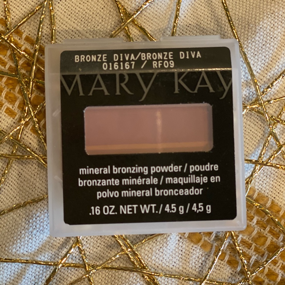 Mary Kary Mineral Bronzing Powder in Bronze Diva